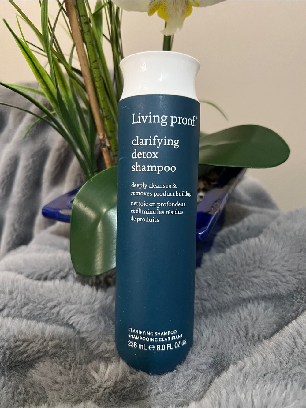 Living Proof Clarifying Detox Shampoo — Teal Blue Bottle